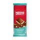 Шоколад молочный и белый Nestle пористый
