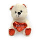 דובי מחזיק לב אדום