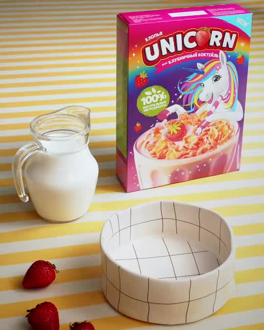 Хлопья кукурузные Клубничный коктейль Unicorn, 220 г — купить с