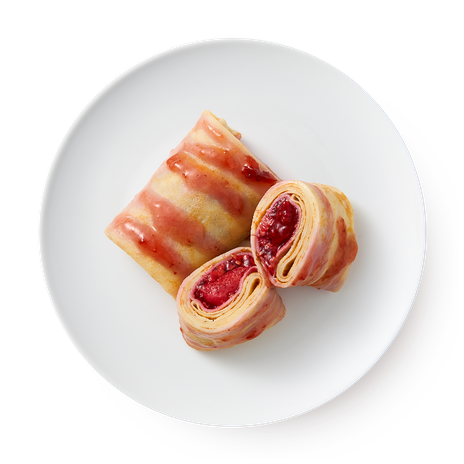 Блинчики с малиной и клубникой