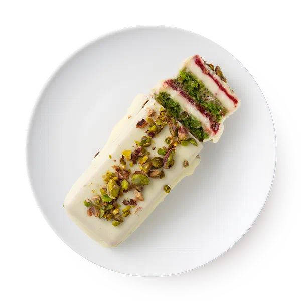 Торт фисташковый Victoria Cake с клубникой замороженный