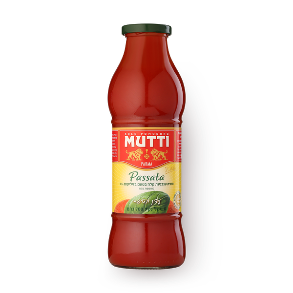 Mutti basil-flavored tomato puree