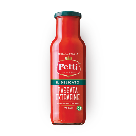 Petti Smooth texture tomato puree