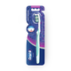 Зубная щётка Oral-B 3D White Whitening средней жёсткости