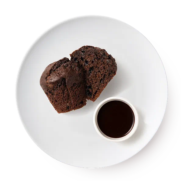 Маффин шоколадный с шоколадным соусом