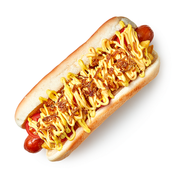 Хот-дог с говяжьей колбаской, картофелем фри и томатами