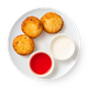 Сырники классические со сметаной и клубничным соусом