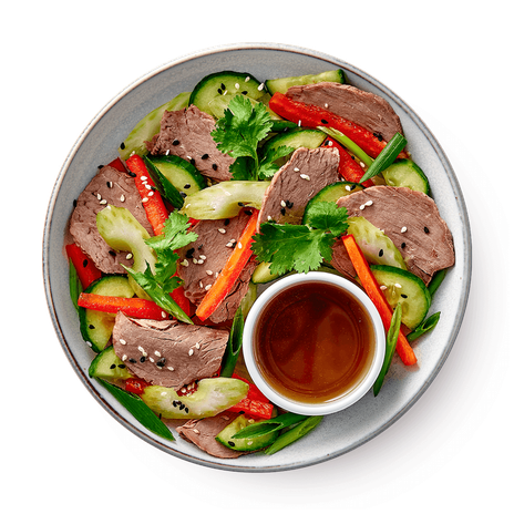 Салат с отварной говядиной, сельдереем и огурцами под кунжутным соусом Бо Хит Lao Lee