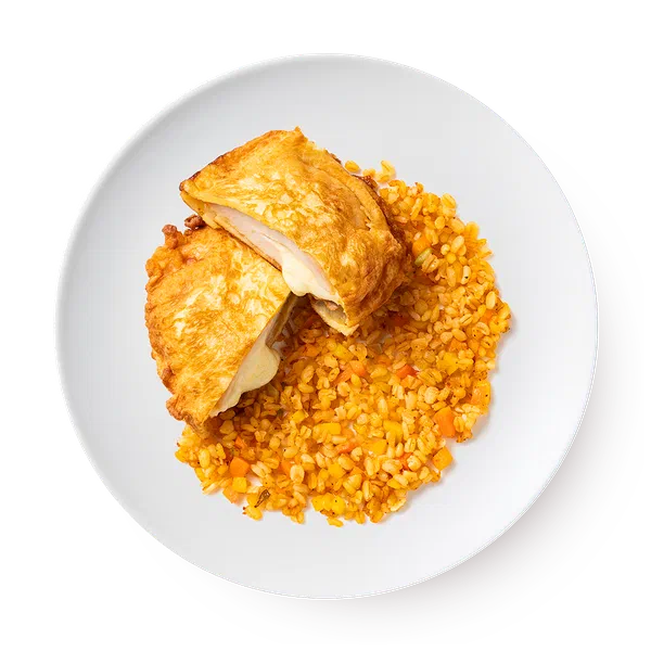 Куриная грудка с сыром и булгур с овощами