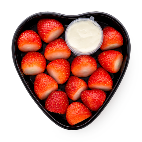 Клубника в упаковке форме сердца с сливками Spring