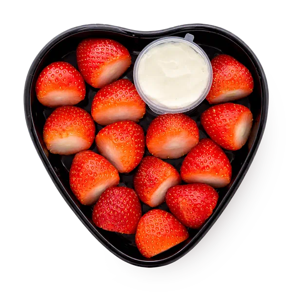 Клубника в упаковке форме сердца с сливками Spring