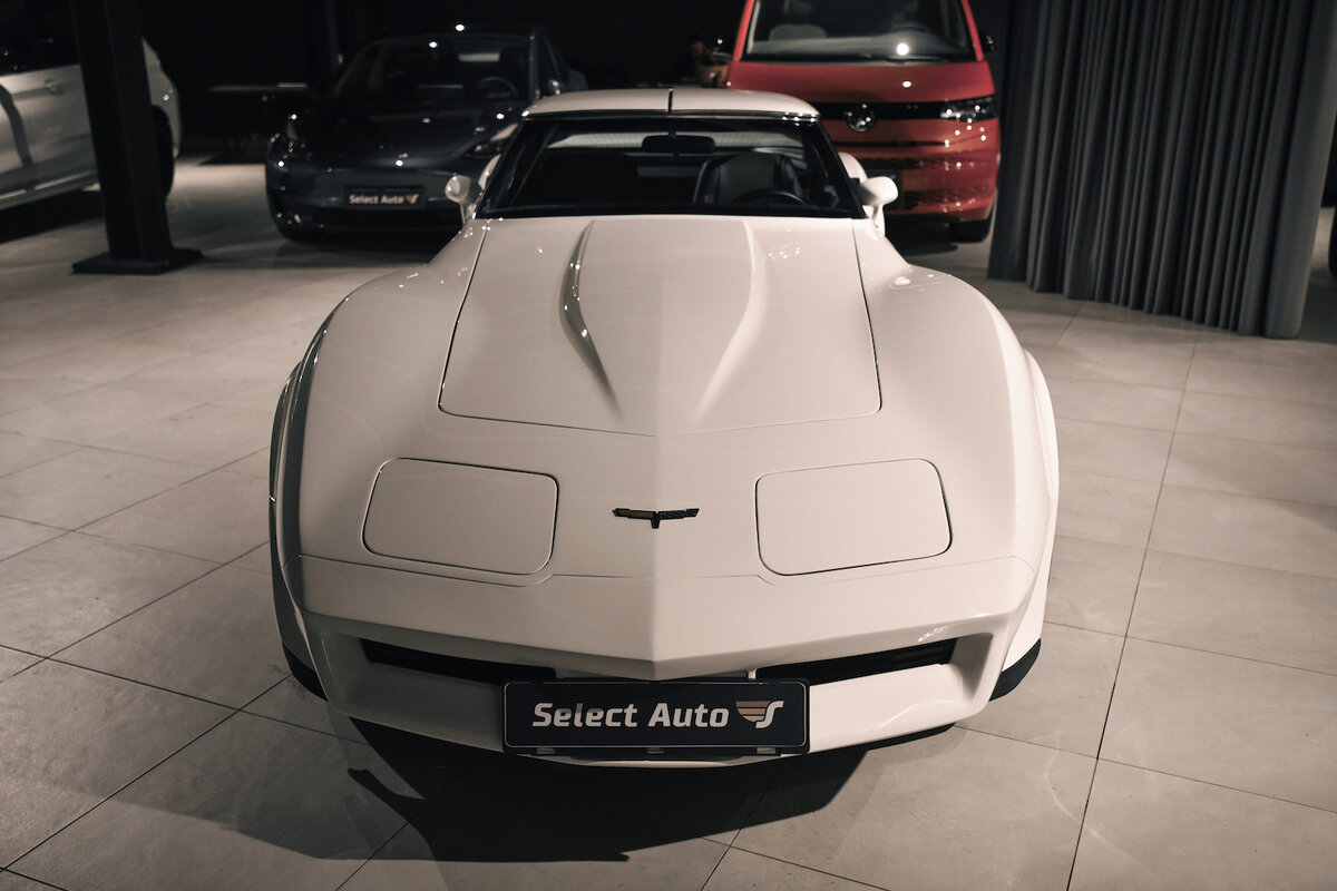 1974 Chevrolet Corvette C3, белый, 5723040 рублей - вид 1