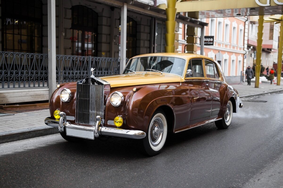 1960 Rolls-Royce Silver Cloud II, коричневый, 8500000 рублей - вид 1