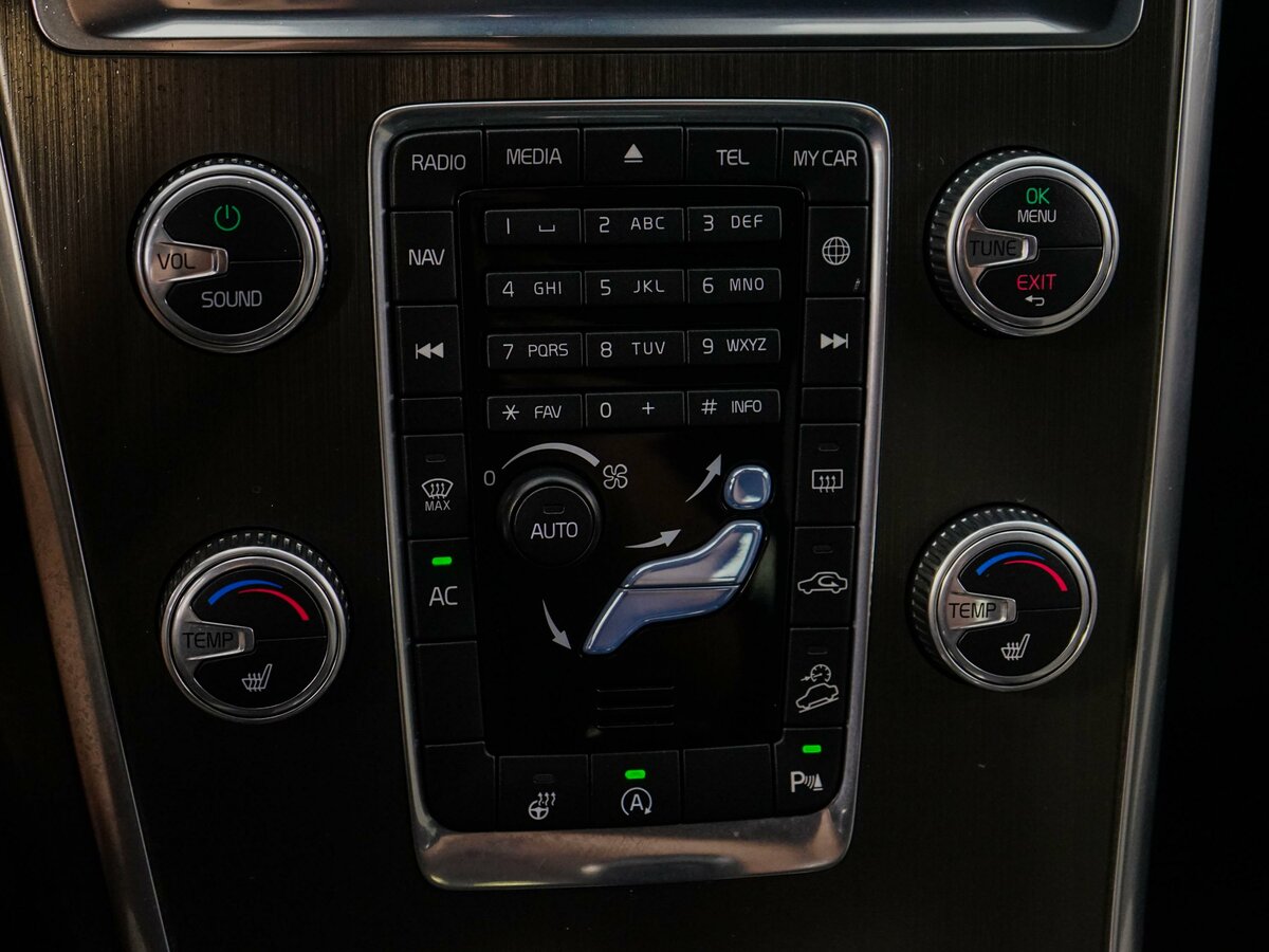 2015 Volvo XC60 I Рестайлинг, белый, 2148758 рублей - вид 21