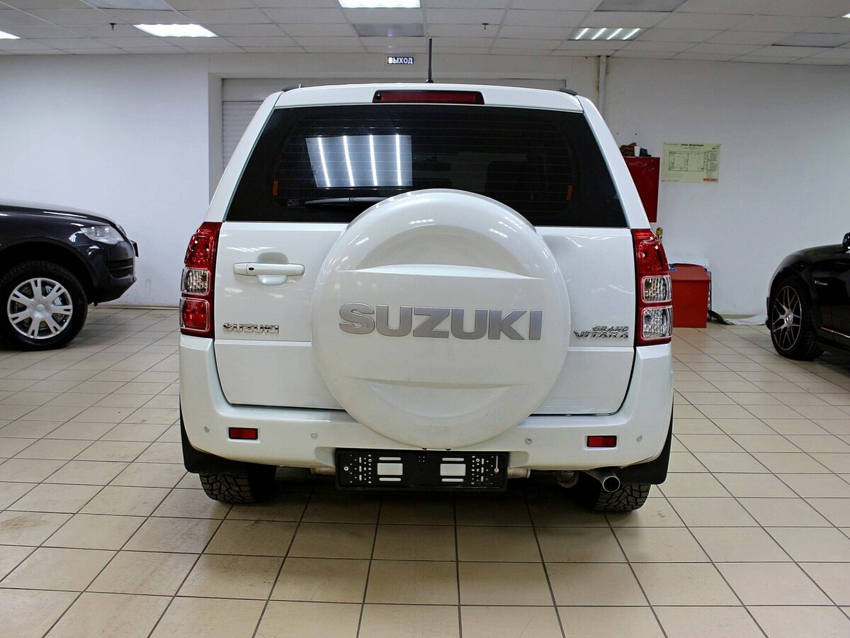 2011 Suzuki Grand Vitara III Рестайлинг, белый, 945000 рублей - вид 5