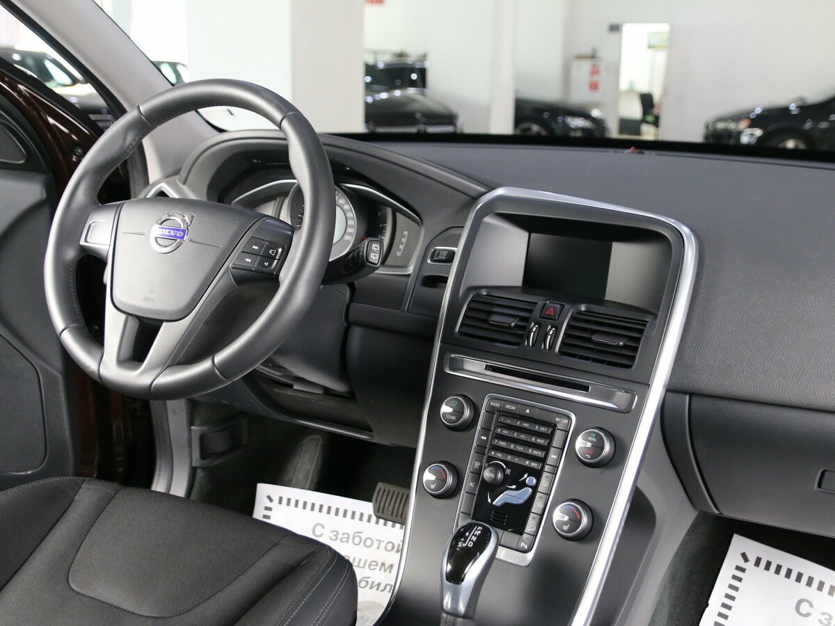 2015 Volvo XC60 I Рестайлинг, коричневый, 1599000 рублей - вид 9