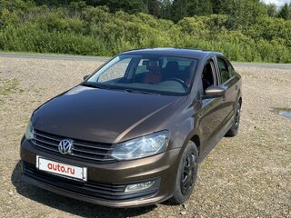 2018 Volkswagen Polo V Рестайлинг, коричневый, 820000 рублей, вид 1