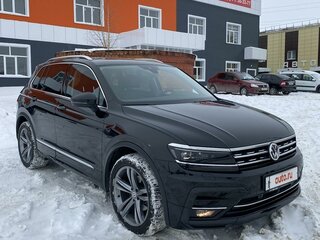 2019 Volkswagen Tiguan II, чёрный, 2960000 рублей, вид 1