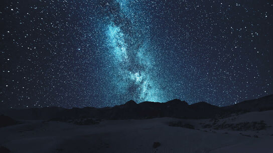 Темным-темно