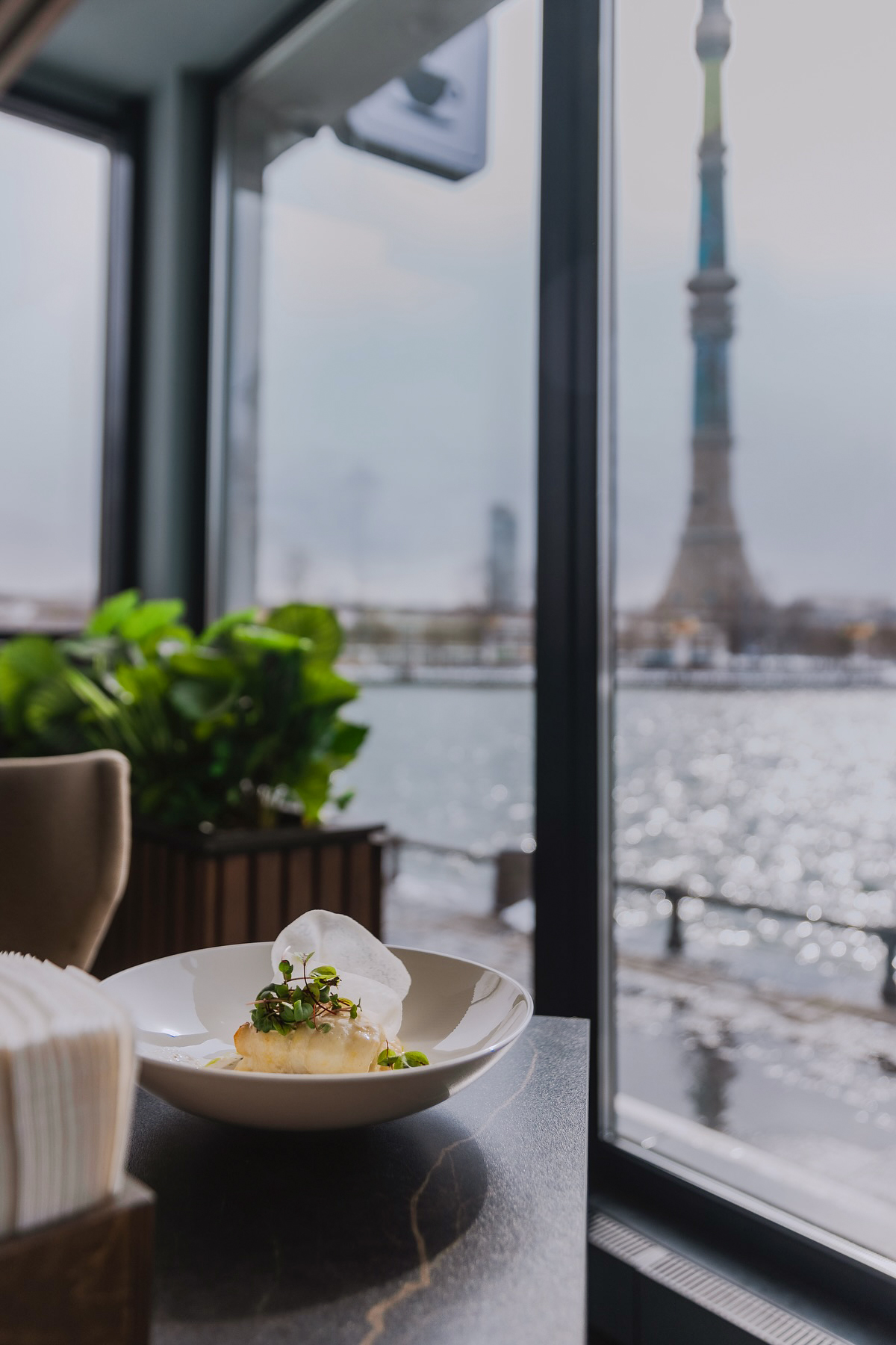 Палтус с нежным кремом из сельдерея
