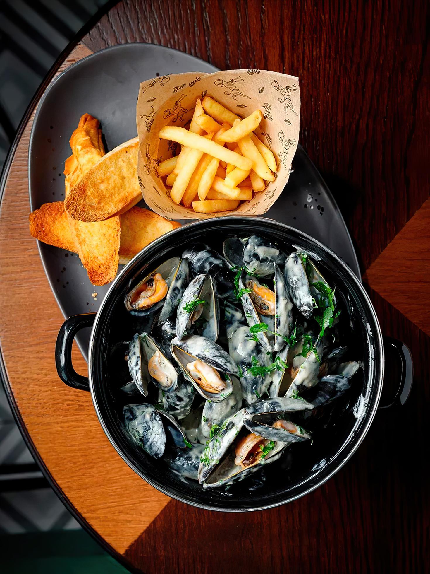 Mussels in roquefort sauce