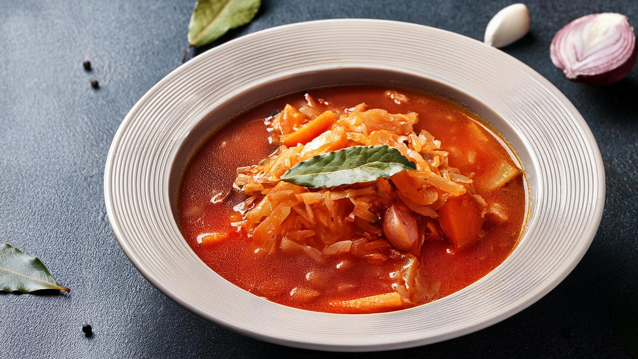 Солянка из капусты с маслинами