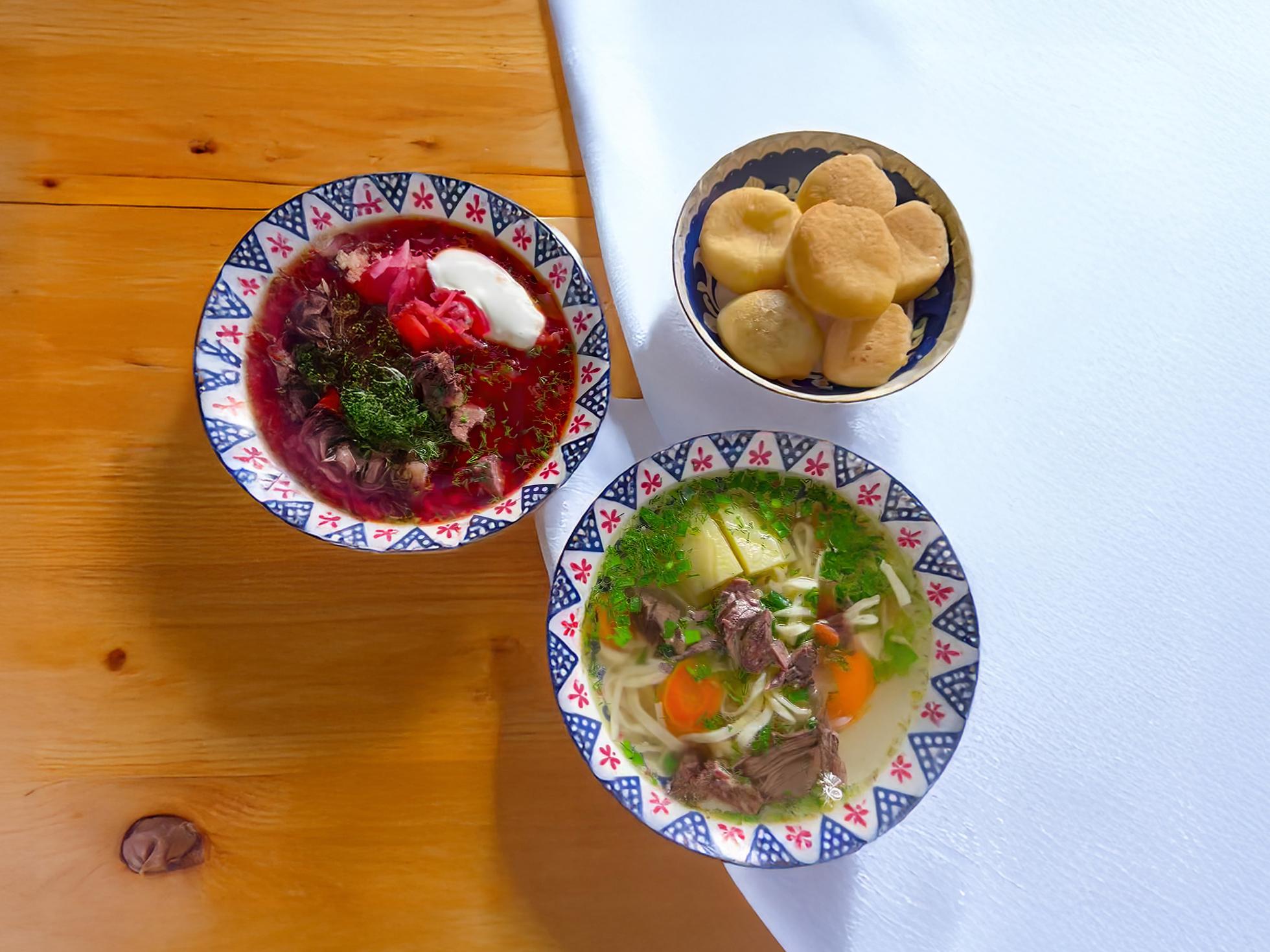 Borscht, baursaki, sorpa