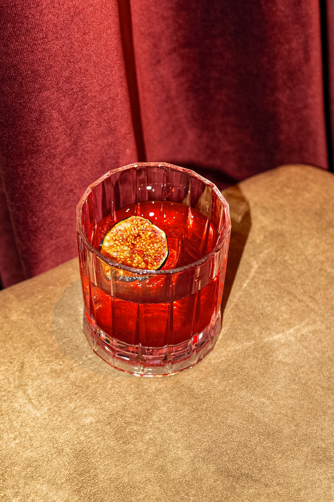 Коктейль Fig Negroni