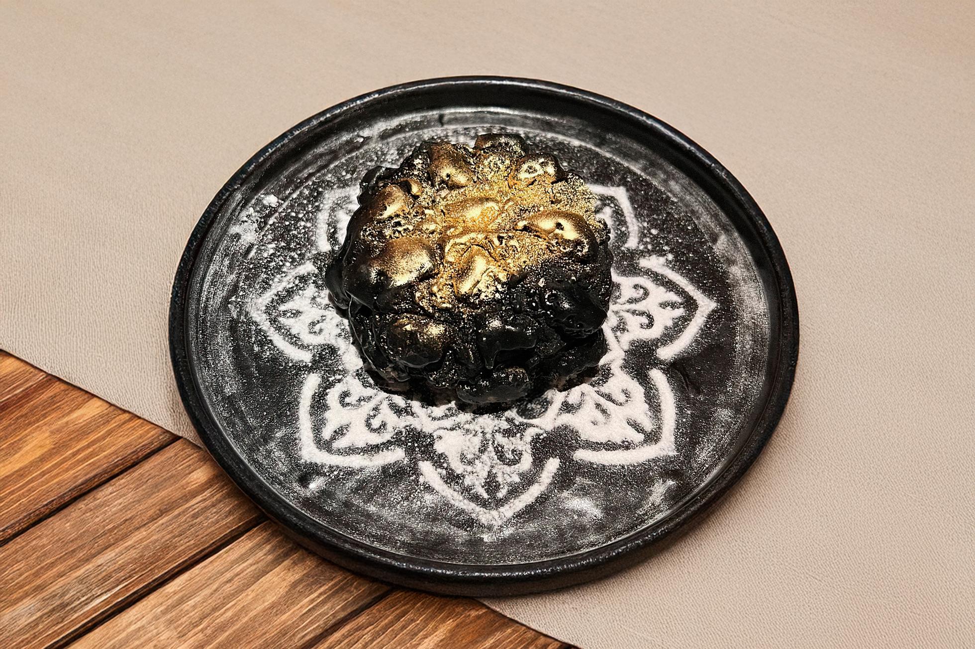 Dessert «Gold of saks»