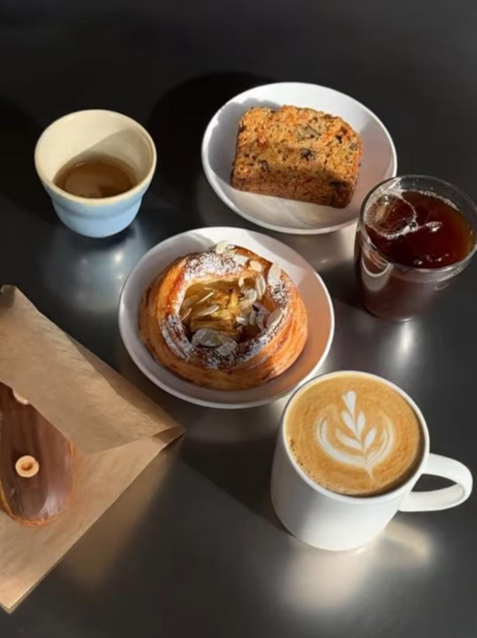 Holdmy coffee and specialty desserts