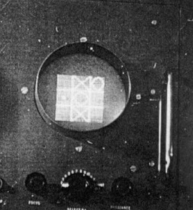 Noughts and Crosses на экране электронно-лучевой трубки компьютера EDSAC