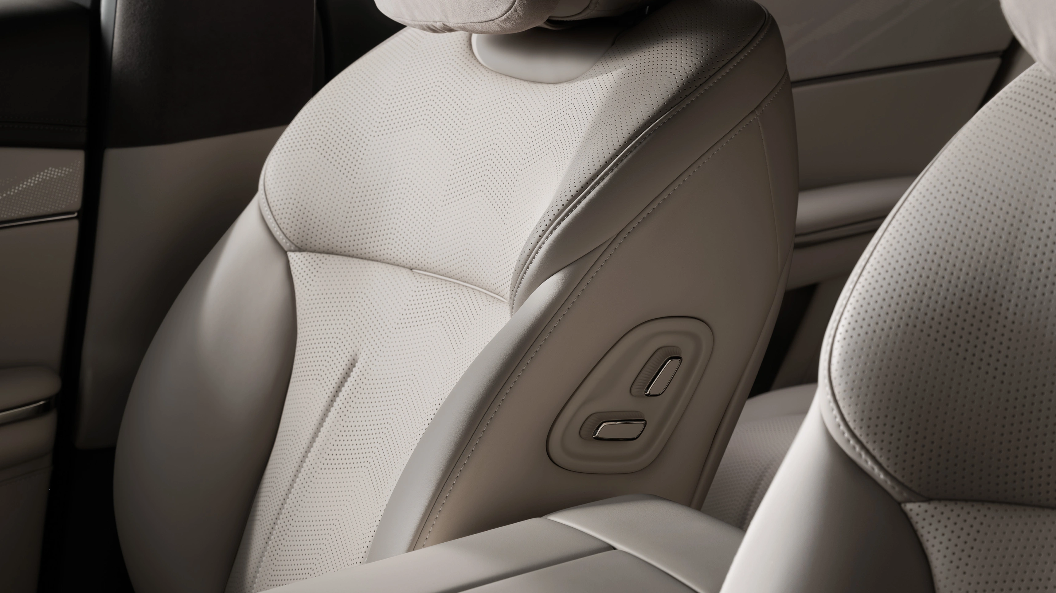 UMO 8 interior details